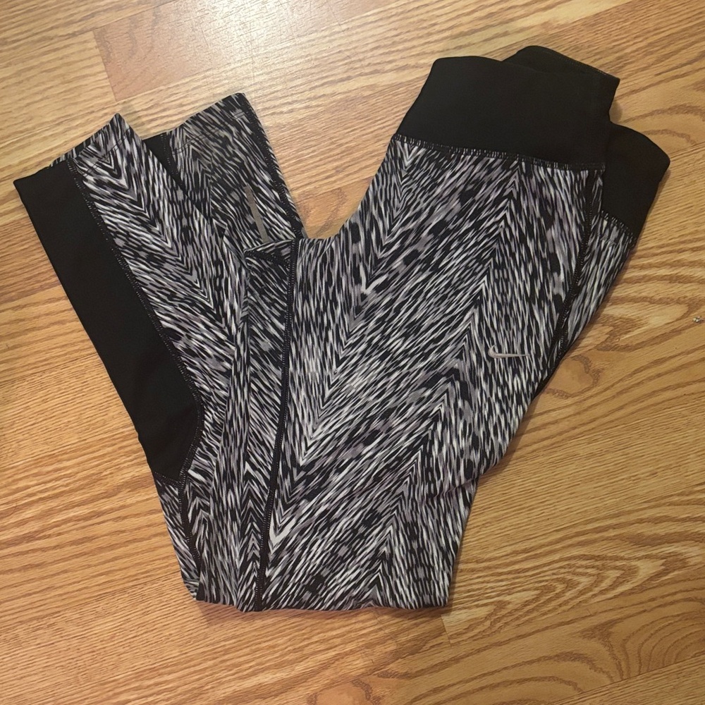 Women’s Nike leggings - medium